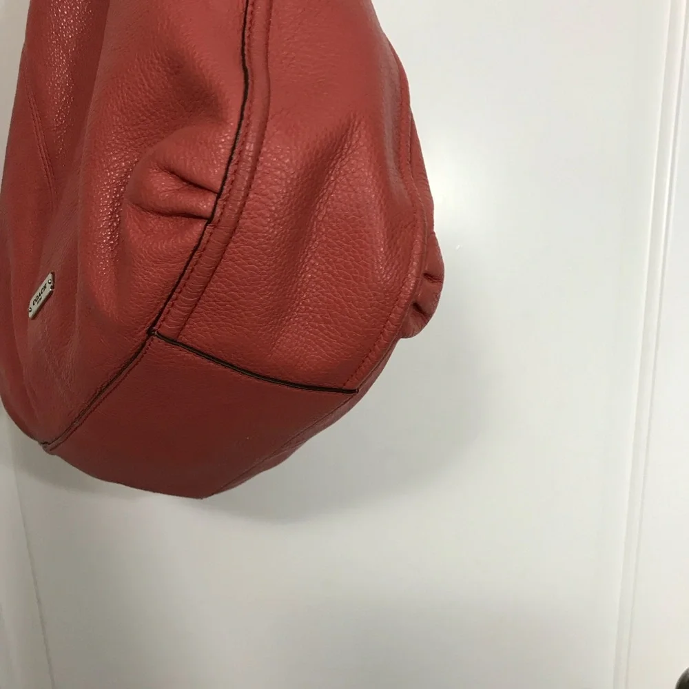 Coach Avery Hobo Coral Pebbled Leather Large Shoulder Bag EUC